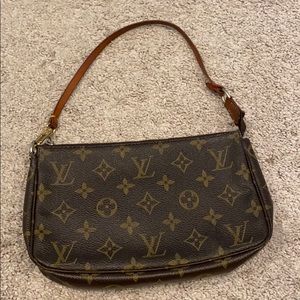 Authentic Louis Vuitton monogram pochette bag